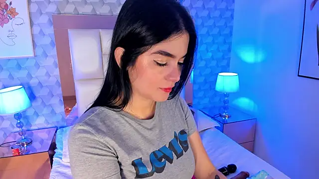 Sasha  sims   online show from October 21, 11:53 am