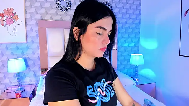 Sasha  sims   online show from November 18, 11:46 am