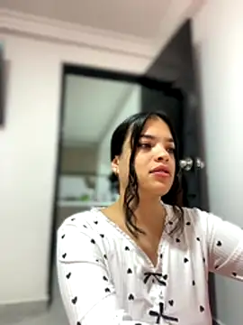 JuanitaMore01 online show from October 31, 12:29 am