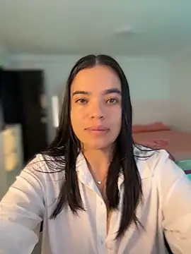 Snapshot of JuanitaMore01 chatting on June 13, 8:07 pm JuanitaMore01 online show from June 13, 8:07 pm