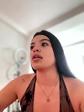 JuanitaMore01 online show from January 12, 8:15 pm