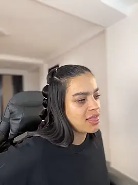 JuanitaMore01 online show from March 25, 9:57 pm