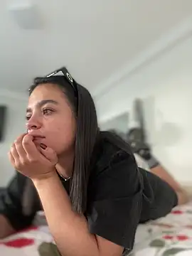 JuanitaMore01 online show from December 22, 7:58 pm