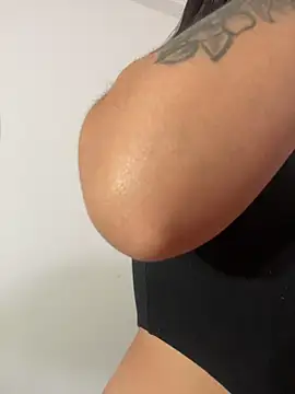 JuanitaMore01 online show from February 13, 9:37 pm