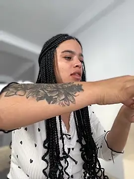 JuanitaMore01 online show from November 26, 7:36 pm