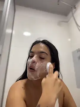 JuanitaMore01 online show from April 15, 5:28 pm