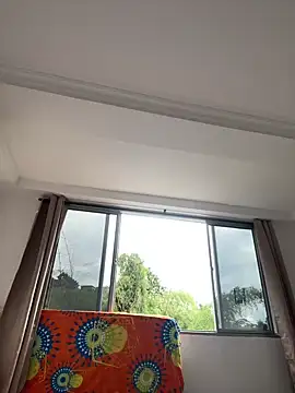 JuanitaMore01 online show from October 9, 8:20 pm