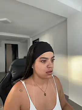 JuanitaMore01 online show from April 2, 10:05 pm