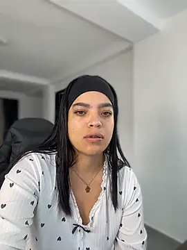 JuanitaMore01 online show from March 29, 7:26 pm