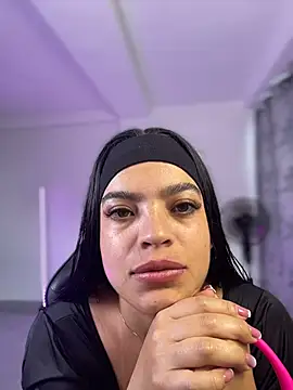 JuanitaMore01 online show from April 23, 8:54 pm
