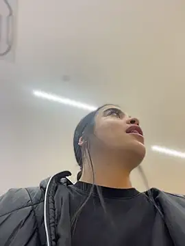 JuanitaMore01 online show from April 30, 8:57 pm