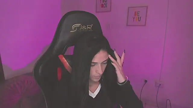 ZoeValencia1 online show from April 7, 7:59 pm