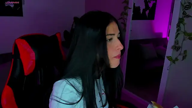 ZoeValencia1 online show from April 15, 1:26 pm