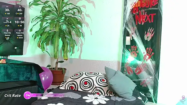 AliciaWhite online show from October 7, 11:55 am