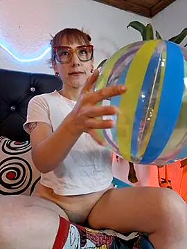 AliciaWhite online show from September 30, 12:11 pm