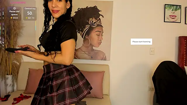 Snapshot of Saraakushh chatting on June 16, 1:44 pm Saraakushh online show from June 16, 1:44 pm