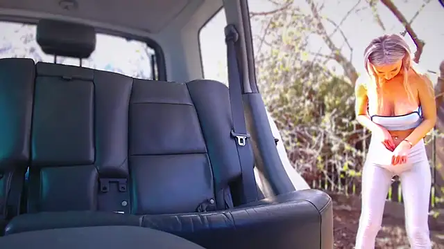 Yourguiltypassionn online show from April 15, 10:43 am