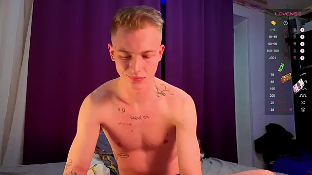 callmealexthx online show from December 18, 4:11 pm