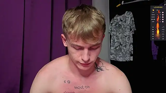 callmealexthx online show from October 3, 4:19 pm