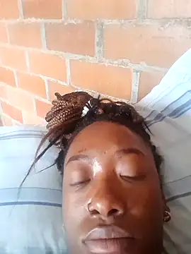 Snapshot of DarkHoneyy chatting on October 27, 2:40 pm DarkHoneyy online show from October 27, 2:40 pm