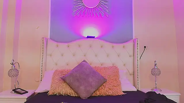 Snapshot of Aiden_Royce chatting on September 13, 8:09 pm Aiden Royce online show from September 13, 8:09 pm