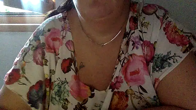 Snapshot of LaReginaNera chatting on June 30, 6:19 pm LaReginaNera online show from June 30, 6:19 pm
