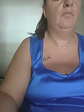 Snapshot of LaReginaNera chatting on June 25, 10:53 am LaReginaNera online show from June 25, 10:53 am