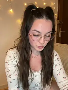 liloush   online show from April 8, 8:21 pm