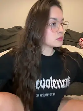 liloush   online show from March 5, 9:22 pm