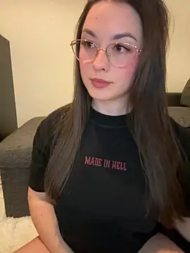 liloush   online show from April 2, 8:48 pm