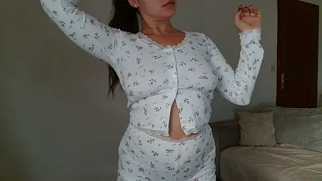 liloush   online show from October 22, 10:04 am