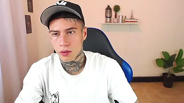 setthomas online show from December 15, 10:04 pm