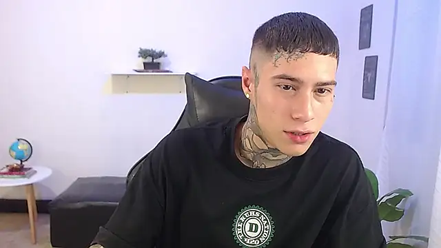 setthomas online show from May 5, 9:29 pm