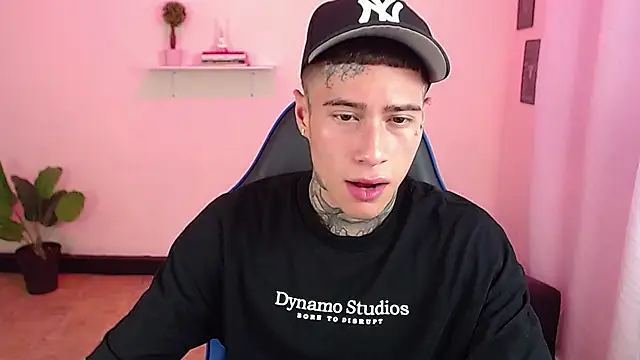 setthomas online show from November 26, 8:42 pm