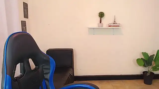 setthomas online show from December 19, 8:55 pm