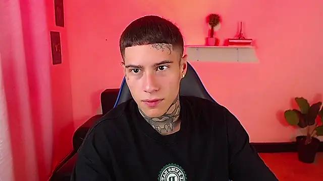 setthomas online show from December 22, 8:42 pm