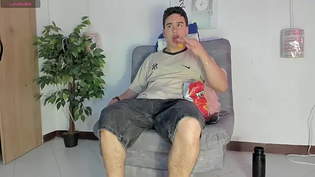 battistaturner online show from May 19, 7:43 pm