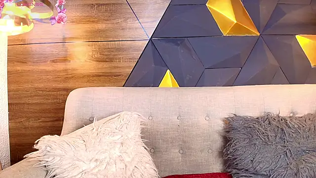 ly lulu online show from April 18, 11:12 am