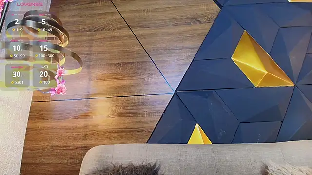 ly lulu online show from April 13, 11:14 am