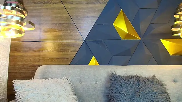 ly lulu online show from February 9, 11:19 am