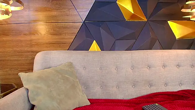 ly lulu online show from December 4, 7:13 pm