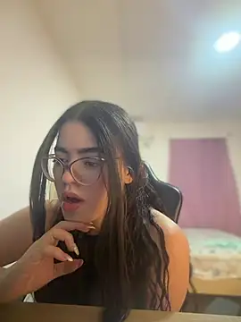Snapshot of Valentina2390 chatting on July 11, 2:23 am Valentina2390 online show from July 11, 2:23 am