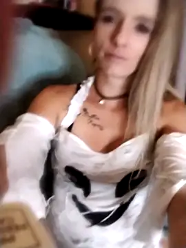 Snapshot of CassA-Nova chatting on October 31, 11:33 pm CassA-Nova online show from October 31, 11:33 pm