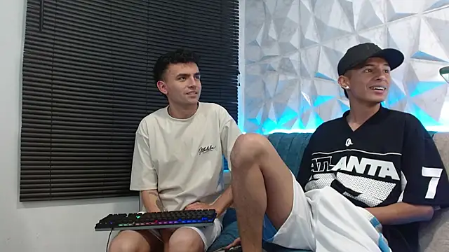 Snapshot of Isaac_tan chatting on October 11, 4:13 am Isaac tan online show from October 11, 4:13 am