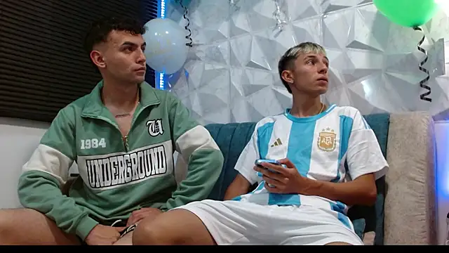 Snapshot of Isaac_tan chatting on September 12, 8:03 am Isaac tan online show from September 12, 8:03 am