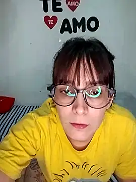 Snapshot of cacaucat chatting on September 27, 2:28 am cacaucat online show from September 27, 2:28 am