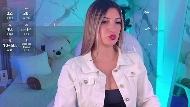 Snapshot of _aitana_001 chatting on June 13, 7:23 pm aitana 001 online show from June 13, 7:23 pm