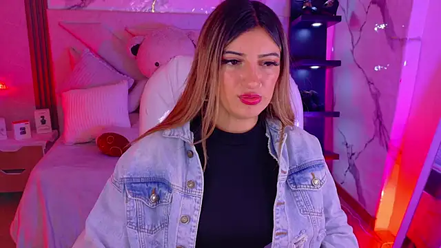Snapshot of _aitana_001 chatting on June 10, 7:26 pm aitana 001 online show from June 10, 7:26 pm