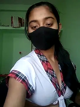 shrutee12 online show from February 5, 9:05 am