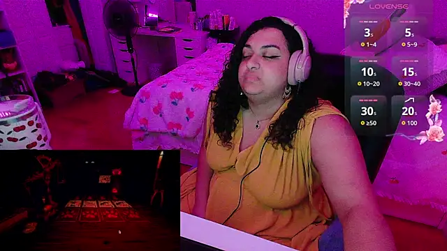 Snapshot of chericheesecake chatting on October 5, 11:28 pm chericheesecake online show from October 5, 11:28 pm